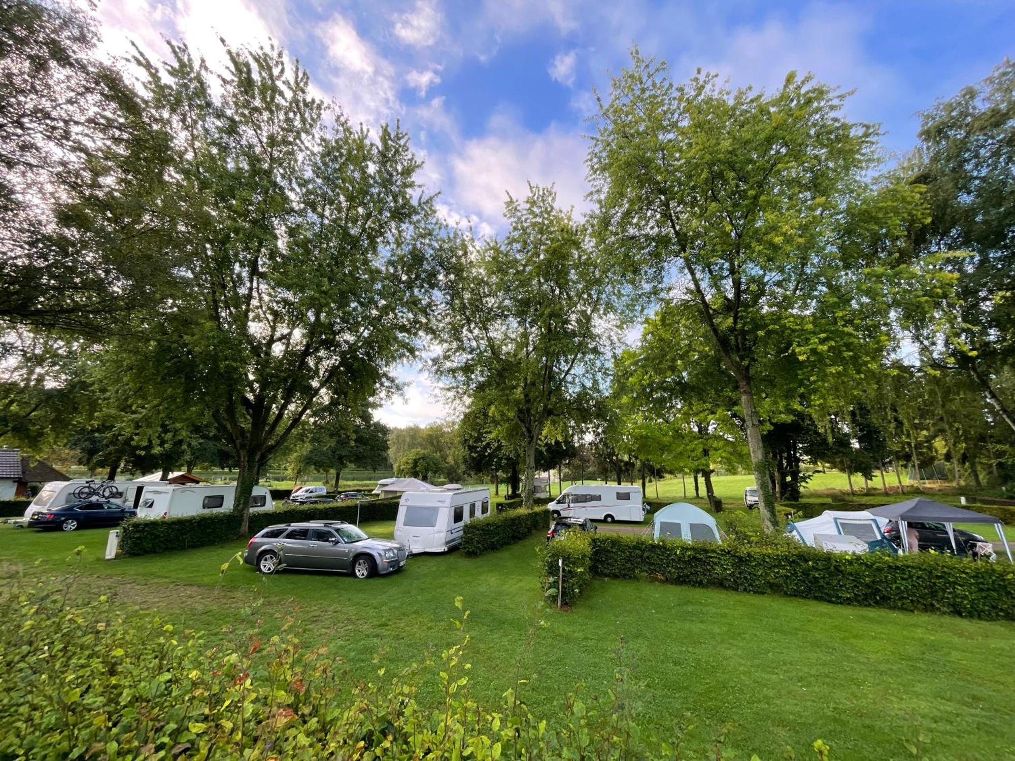 Camping Les Portes Du Perche Mamers Exterior foto