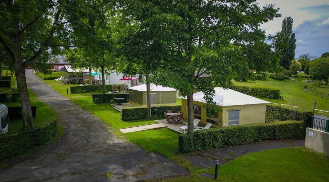 Camping Les Portes Du Perche Mamers Exterior foto